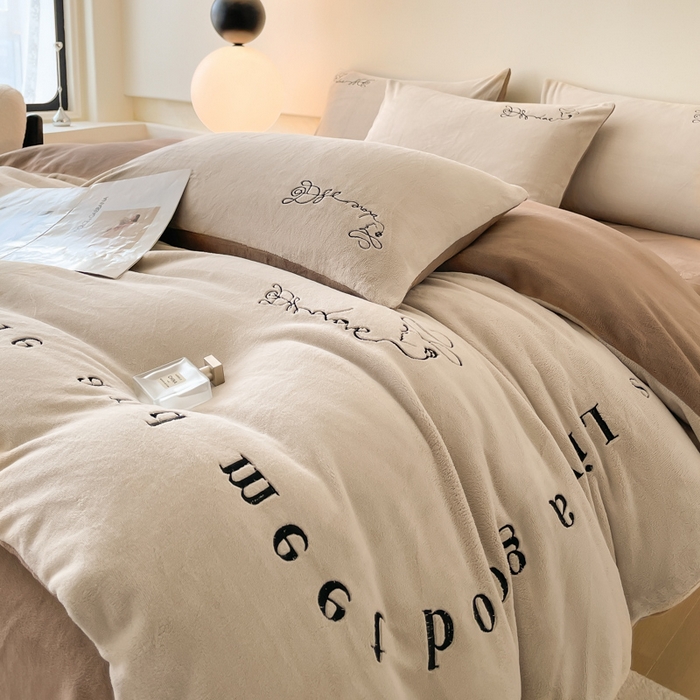 ab家纺 2025新款字母绣花牛奶绒四件套-都市生活 都市生活柯蓝灰咖