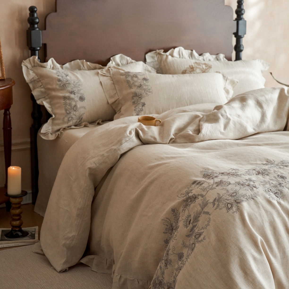 91家纺网 家纺一手货源 找家纺 安莱生活 2025新款百分百纯亚麻重工艺刺绣四件套 余香-雨露