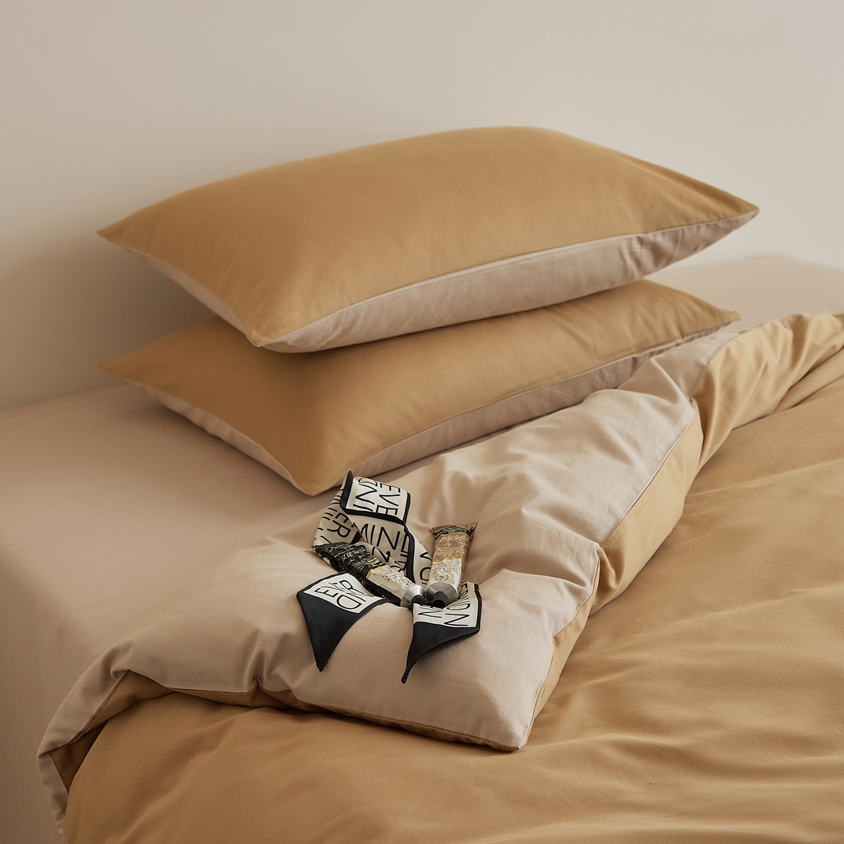 91家纺网 家纺一手货源 找家纺 禾时 2025新款A类全棉纯棉贡缎磨毛双拼色四件套 耀金