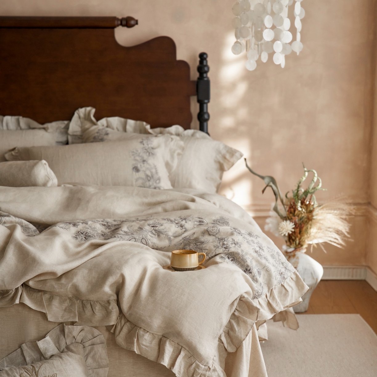 91家纺网 家纺一手货源 找家纺 安莱生活 2025新款百分百纯亚麻重工艺刺绣四件套 余香-雨露