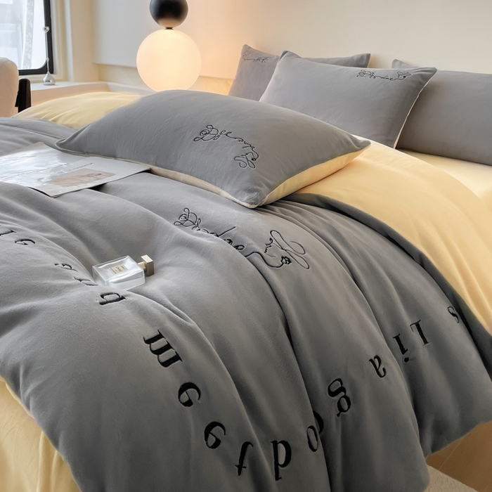 ab家纺 2025新款字母绣花牛奶绒四件套-都市生活 都市生活深空灰-黄