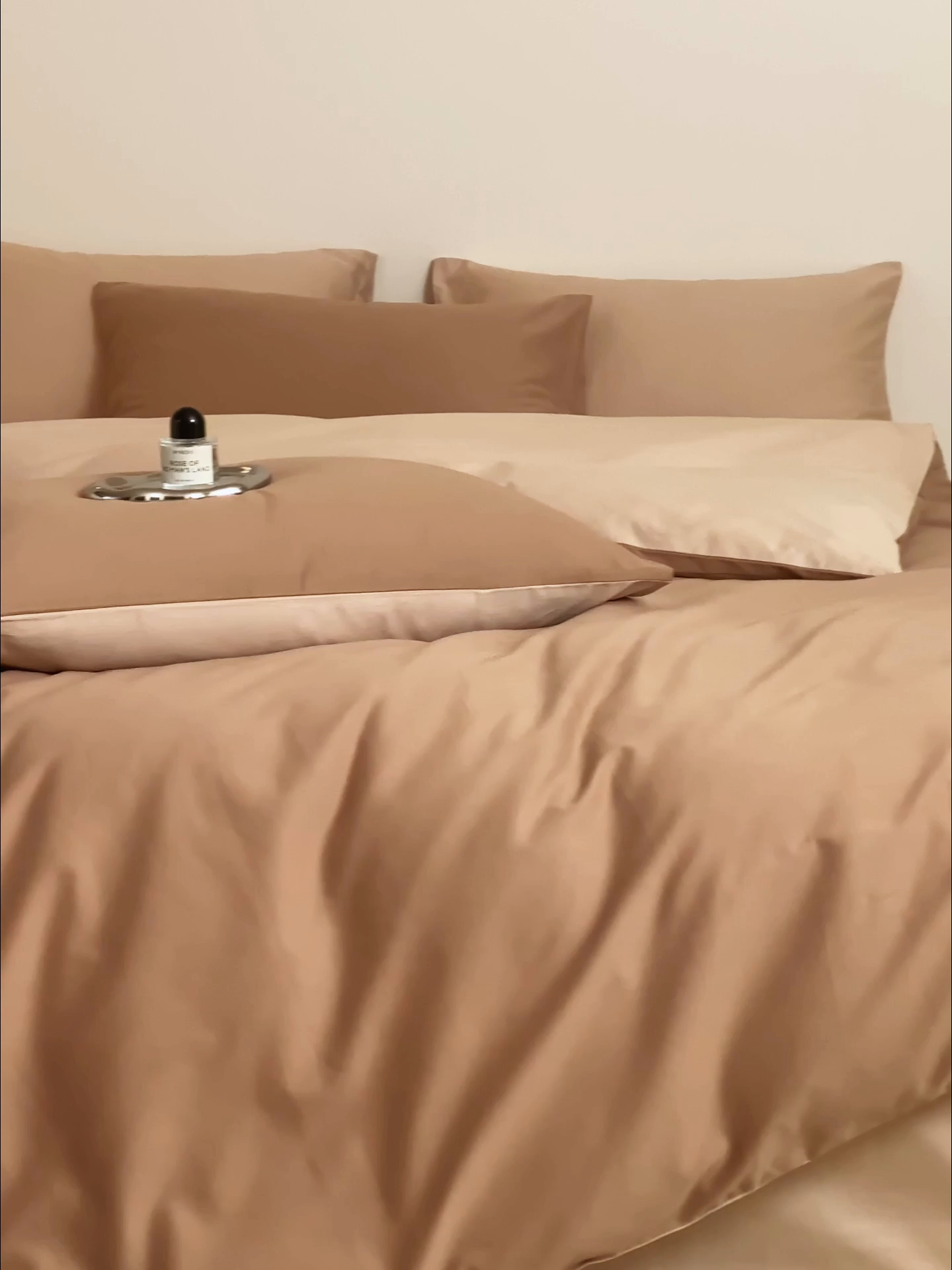 91家纺网 家纺一手货源 找家纺 禾时 2025新款A类全棉纯棉贡缎磨毛双拼色四件套 耀金