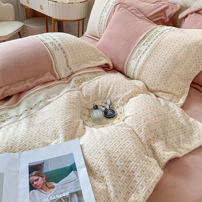 91家纺网 家纺一手货源 找家纺 ab家纺 2025新款邂逅高克重牛奶绒四件套 邂逅藕粉