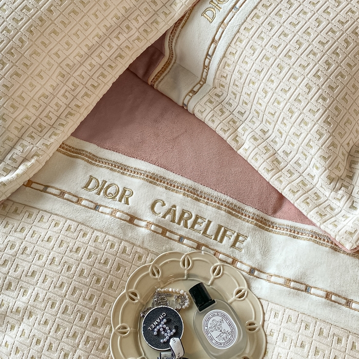 91家纺网 家纺一手货源 找家纺 ab家纺 2025新款邂逅高克重牛奶绒四件套 邂逅藕粉