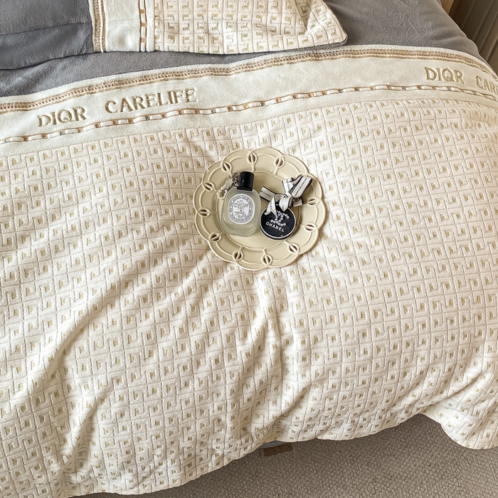 91家纺网 家纺一手货源 找家纺 ab家纺 2025新款邂逅高克重牛奶绒四件套 邂逅深空灰