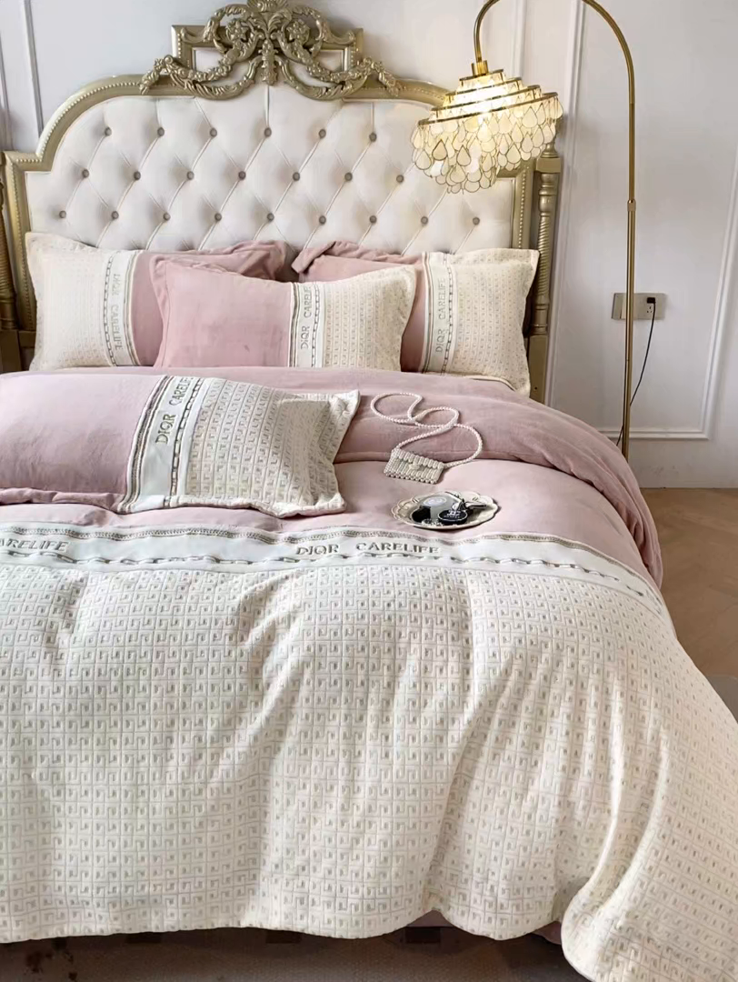 91家纺网 家纺一手货源 找家纺 ab家纺 2025新款邂逅高克重牛奶绒四件套 邂逅藕粉