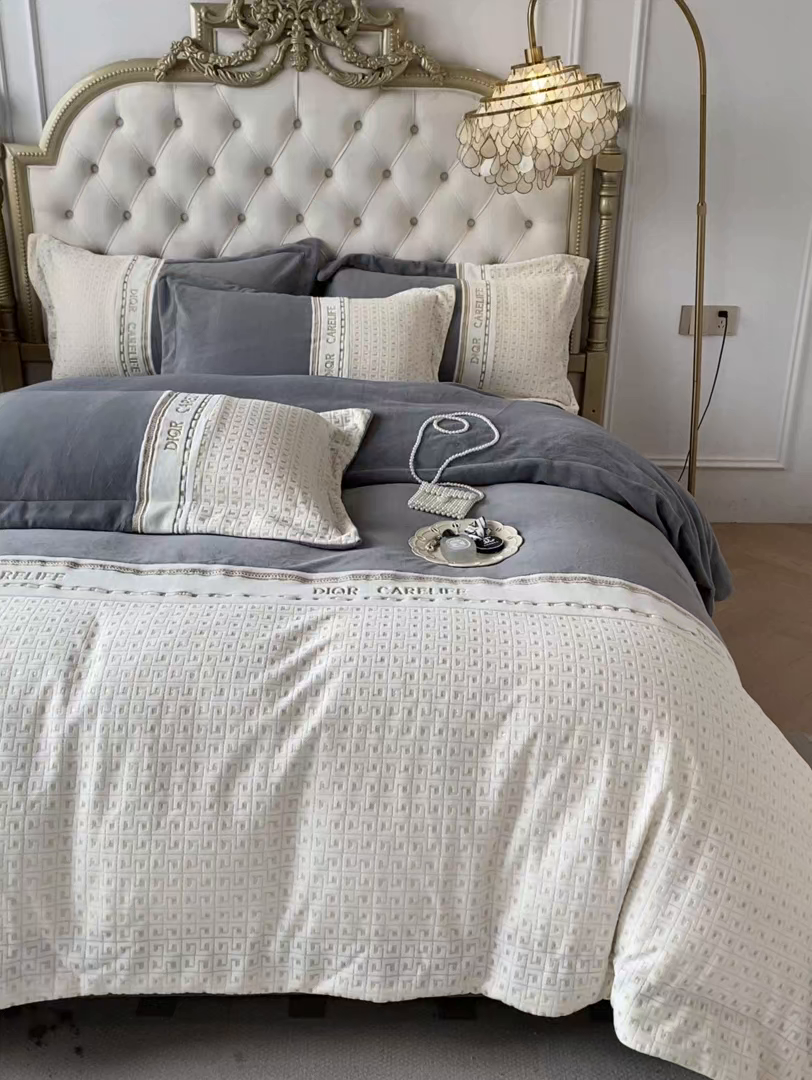 91家纺网 家纺一手货源 找家纺 ab家纺 2025新款邂逅高克重牛奶绒四件套 邂逅深空灰