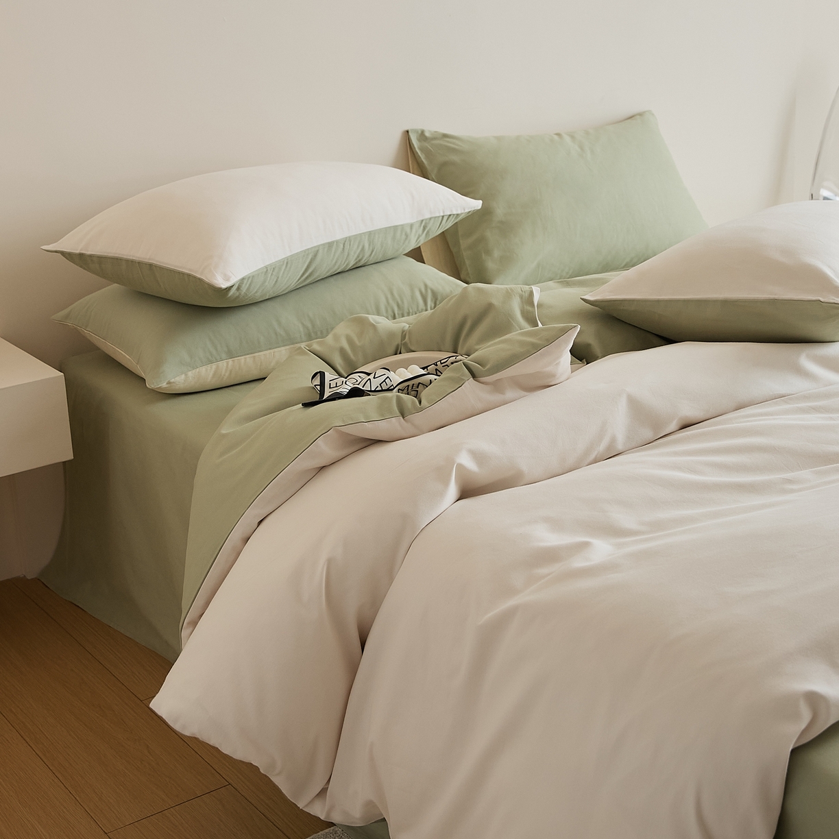 91家纺网 家纺一手货源 找家纺 禾时 2025新款A类全棉纯棉贡缎磨毛双拼色四件套 玉林