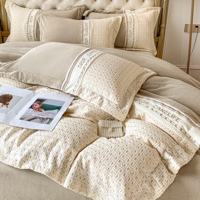 91家纺网 家纺一手货源 找家纺 ab家纺 2025新款邂逅高克重牛奶绒四件套 邂逅柯蓝灰