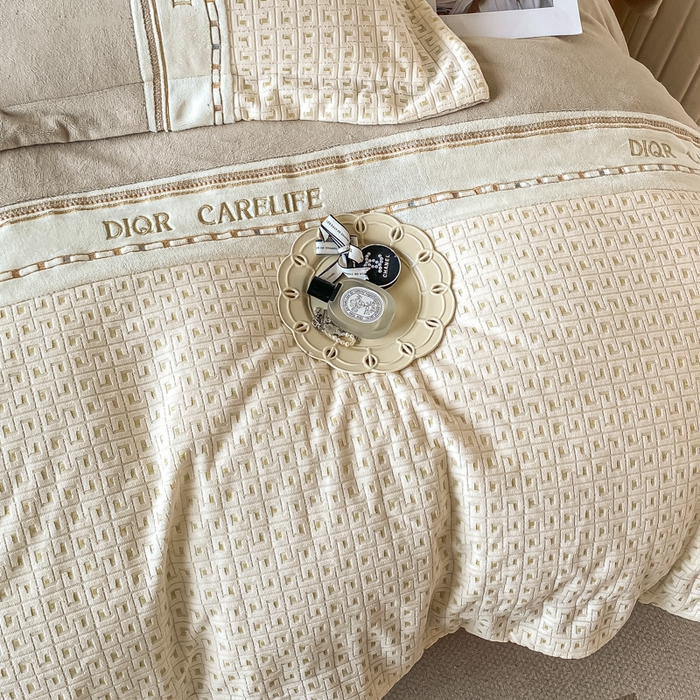 91家纺网 家纺一手货源 找家纺 ab家纺 2025新款邂逅高克重牛奶绒四件套 邂逅柯蓝灰