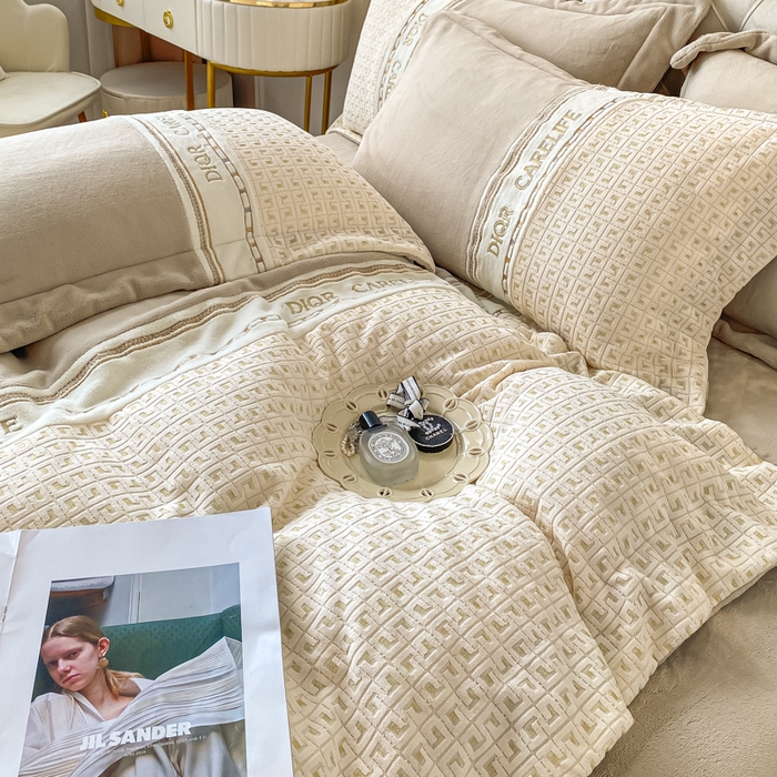 91家纺网 家纺一手货源 找家纺 ab家纺 2025新款邂逅高克重牛奶绒四件套 邂逅柯蓝灰