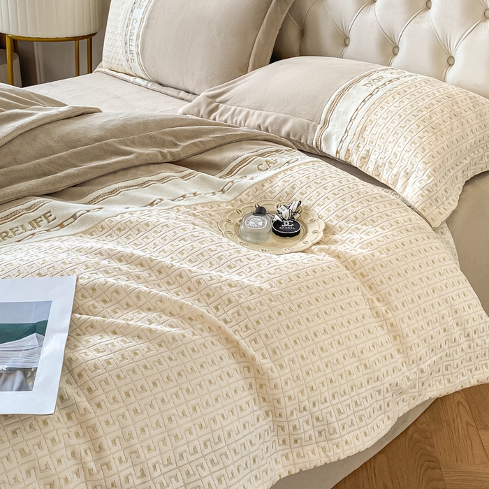 91家纺网 家纺一手货源 找家纺 ab家纺 2025新款邂逅高克重牛奶绒四件套 邂逅柯蓝灰