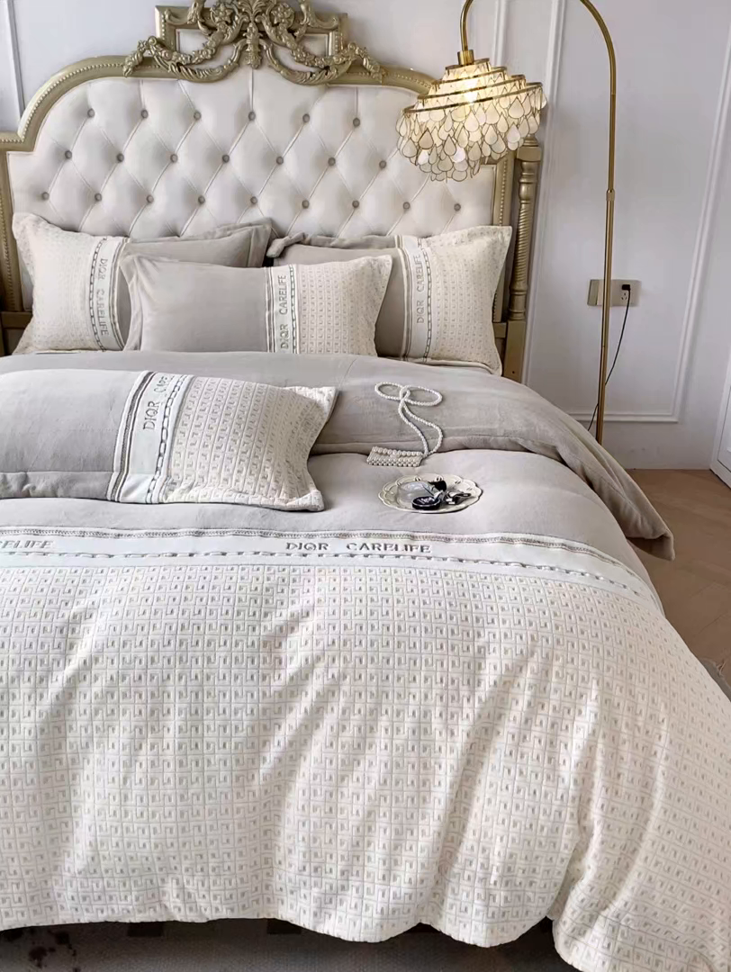 91家纺网 家纺一手货源 找家纺 ab家纺 2025新款邂逅高克重牛奶绒四件套 邂逅柯蓝灰