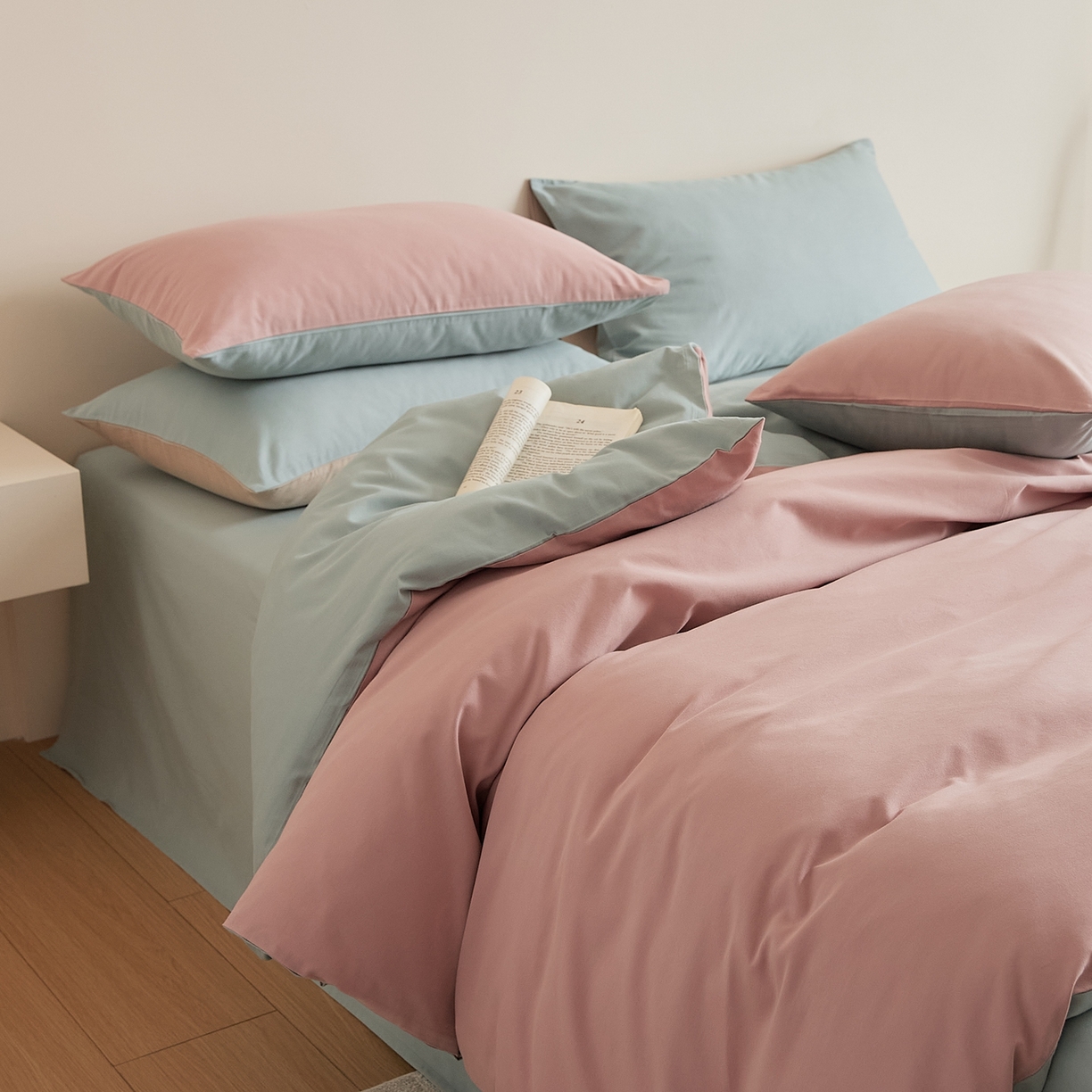 91家纺网 家纺一手货源 找家纺 禾时 2025新款A类全棉纯棉贡缎磨毛双拼色四件套 紫黛