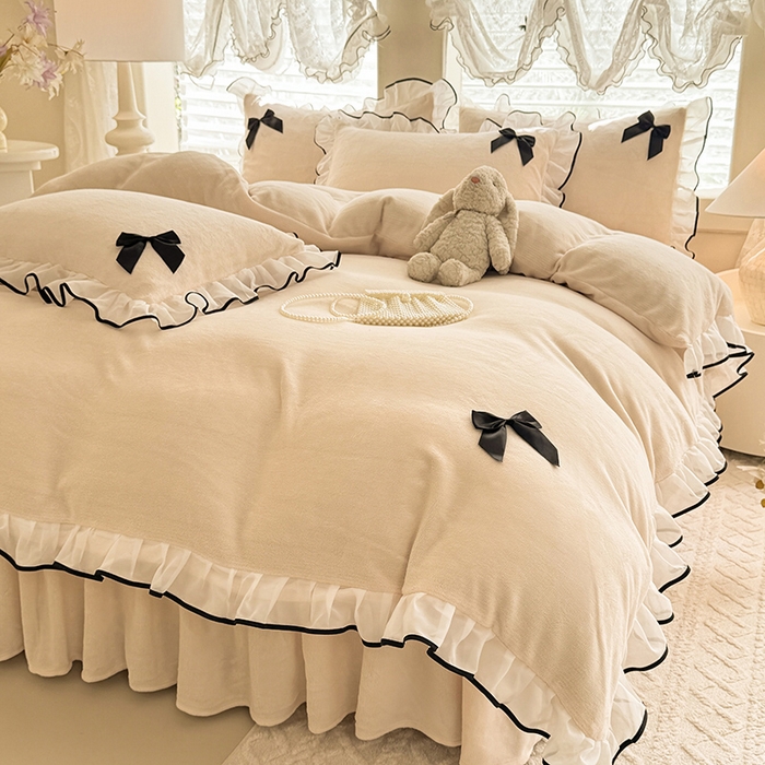 91家纺网 家纺一手货源 找家纺 莉莉安家纺 2025新款牛奶绒床裙四件套-潘多拉系列 潘多拉-白