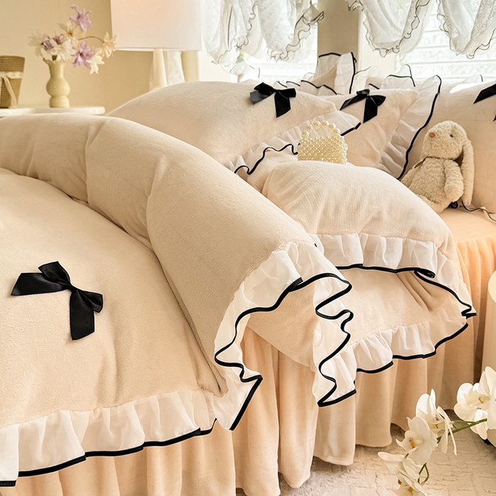 91家纺网 家纺一手货源 找家纺 莉莉安家纺 2025新款牛奶绒床裙四件套-潘多拉系列 潘多拉-白