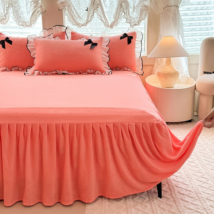 91家纺网 家纺一手货源 找家纺 莉莉安家纺 2025新款牛奶绒床裙四件套-潘多拉系列 潘多拉-粉