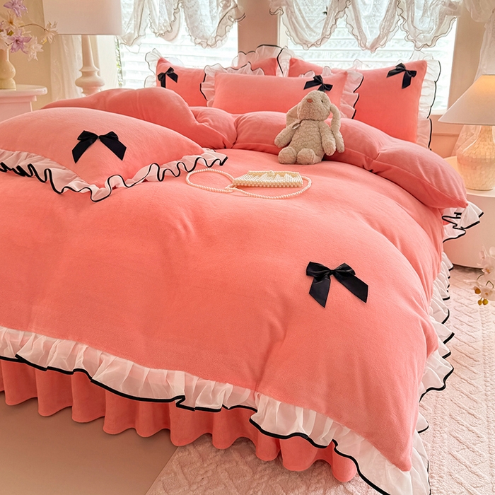 91家纺网 家纺一手货源 找家纺 莉莉安家纺 2025新款牛奶绒床裙四件套-潘多拉系列 潘多拉-粉