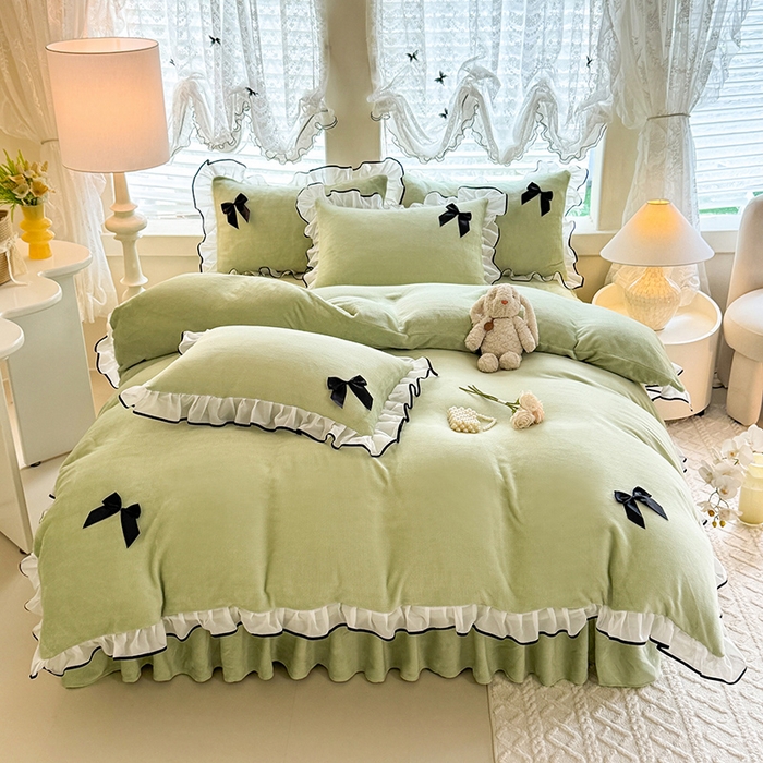 91家纺网 家纺一手货源 找家纺 莉莉安家纺 2025新款牛奶绒床裙四件套-潘多拉系列 潘多拉-绿