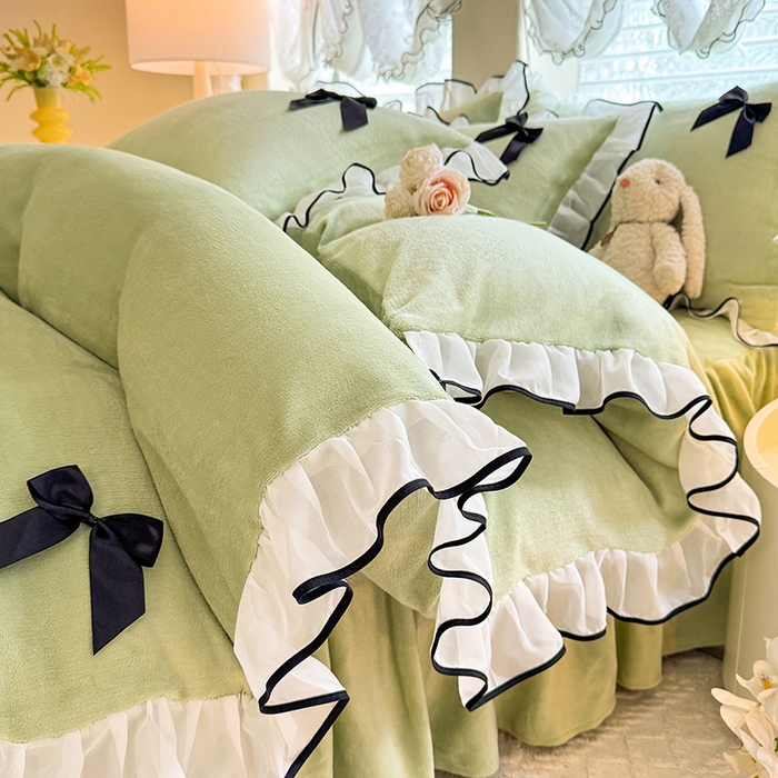 91家纺网 家纺一手货源 找家纺 莉莉安家纺 2025新款牛奶绒床裙四件套-潘多拉系列 潘多拉-绿