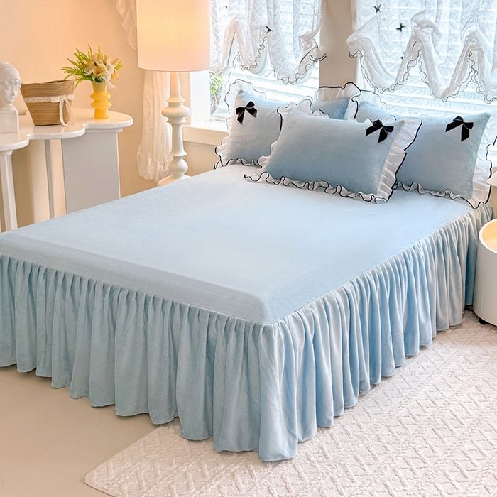 91家纺网 家纺一手货源 找家纺 莉莉安家纺 2025新款牛奶绒床裙四件套-潘多拉系列 潘多拉-浅蓝