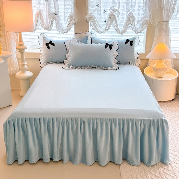 91家纺网 家纺一手货源 找家纺 莉莉安家纺 2025新款牛奶绒床裙四件套-潘多拉系列 潘多拉-浅蓝