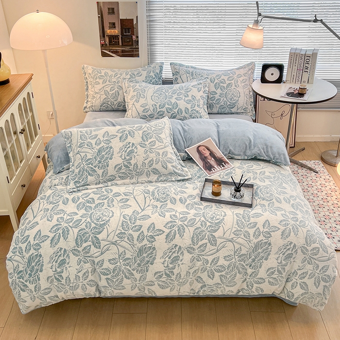 91家纺网 家纺一手货源 找家纺 倾慕家纺 2026新款舒适保暖立体浮雕绒系列单枕套 爱意浓蓝