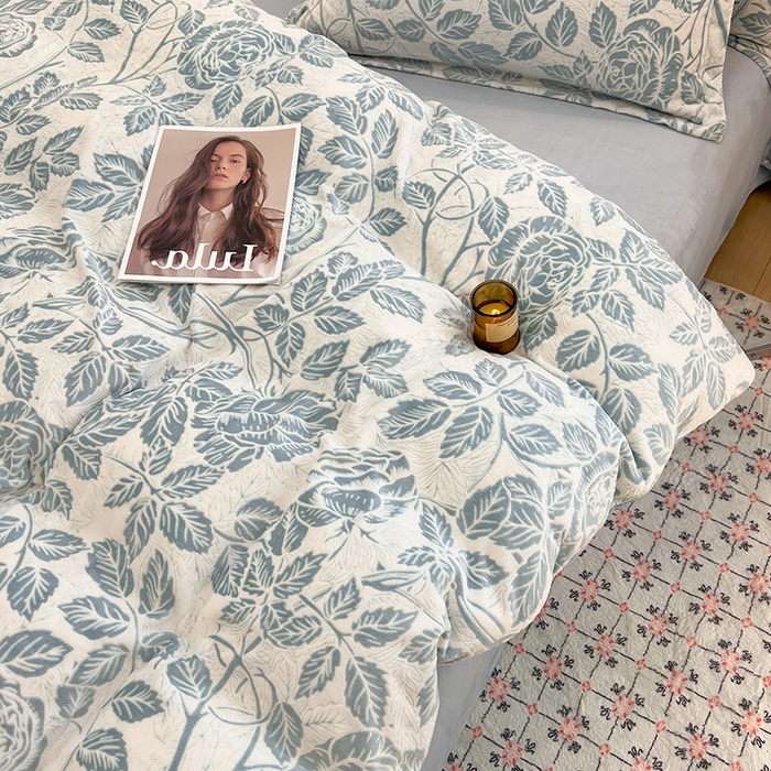 91家纺网 家纺一手货源 找家纺 倾慕家纺 2026新款舒适保暖立体浮雕绒系列单枕套 爱意浓蓝