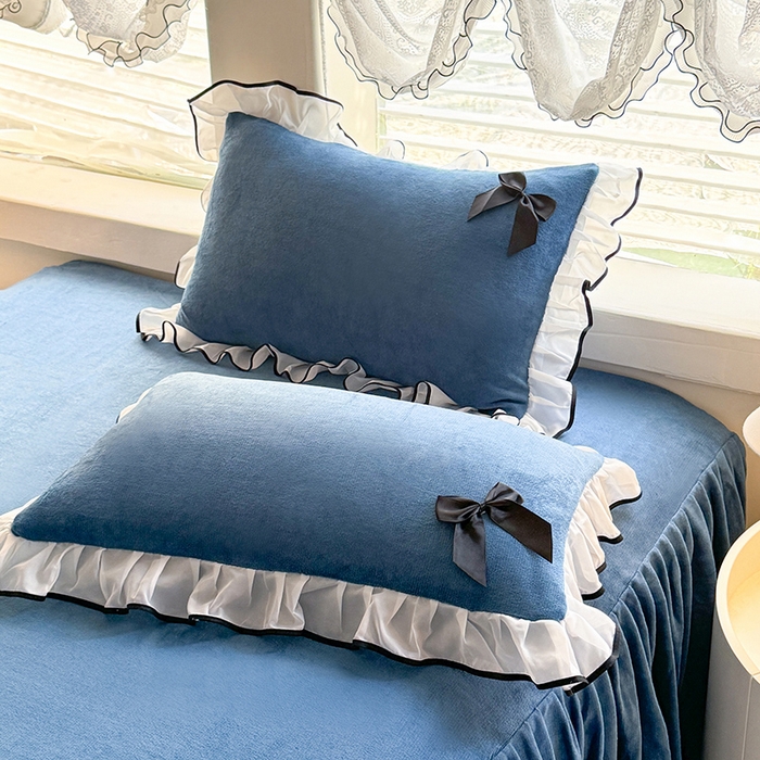 91家纺网 家纺一手货源 找家纺 莉莉安家纺 2025新款牛奶绒床裙四件套-潘多拉系列 潘多拉-深蓝