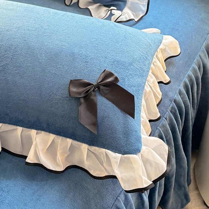 91家纺网 家纺一手货源 找家纺 莉莉安家纺 2025新款牛奶绒床裙四件套-潘多拉系列 潘多拉-深蓝