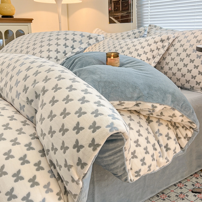 91家纺网 家纺一手货源 找家纺 倾慕家纺 2026新款舒适保暖立体浮雕绒系列单枕套 彩蝶蓝