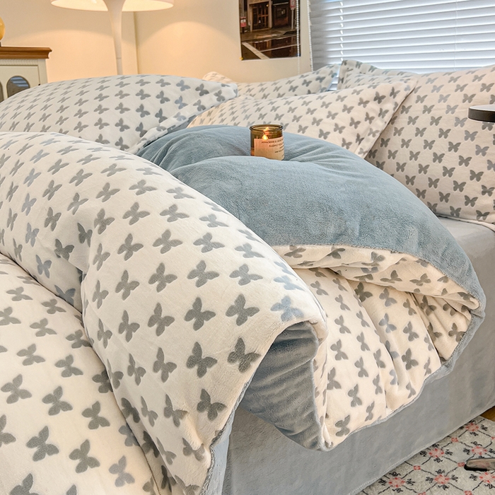 91家纺网 家纺一手货源 找家纺 倾慕家纺 2026新款舒适保暖立体浮雕绒系列单枕套 彩蝶蓝