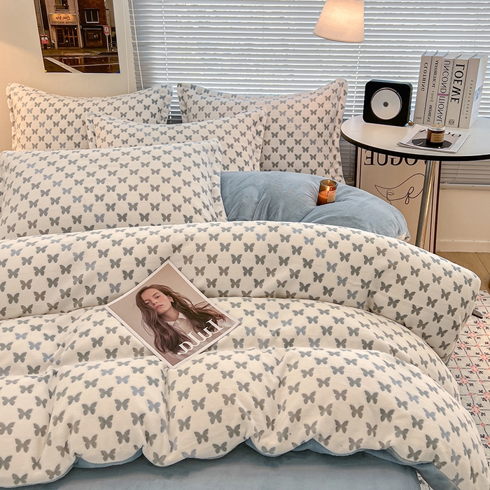 91家纺网 家纺一手货源 找家纺 倾慕家纺 2026新款舒适保暖立体浮雕绒系列单枕套 彩蝶蓝