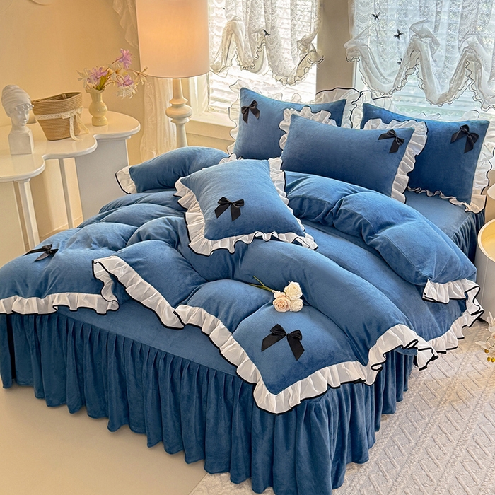 91家纺网 家纺一手货源 找家纺 莉莉安家纺 2025新款牛奶绒床裙四件套-潘多拉系列 潘多拉-深蓝