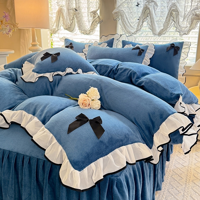 91家纺网 家纺一手货源 找家纺 莉莉安家纺 2025新款牛奶绒床裙四件套-潘多拉系列 潘多拉-深蓝