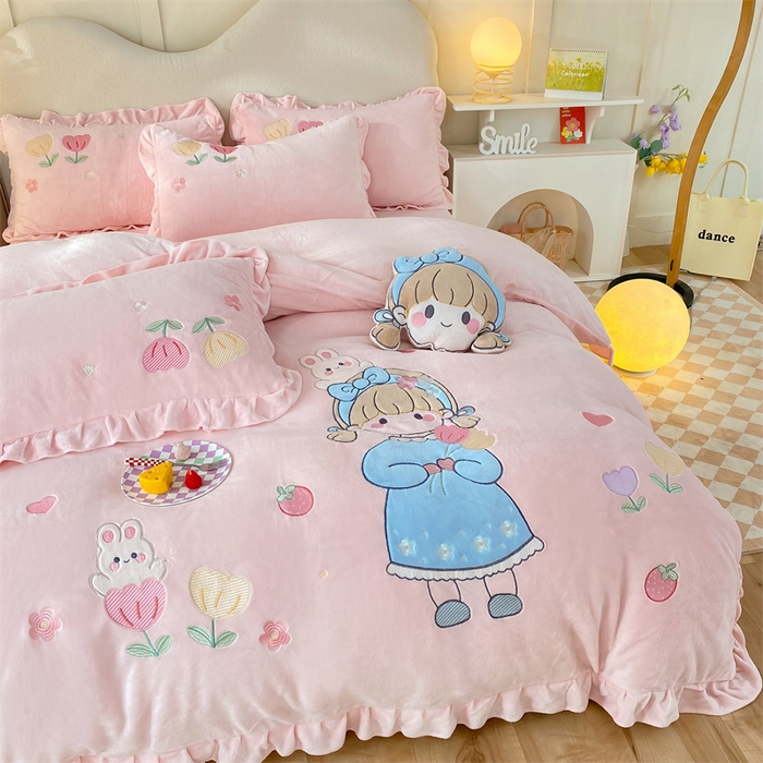 91家纺网 家纺一手货源 找家纺 （总）绒棉世家 2025新款牛奶绒贴布绣四件套甜心女孩