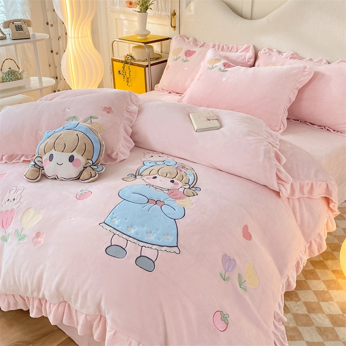 91家纺网 家纺一手货源 找家纺 （总）绒棉世家 2025新款牛奶绒贴布绣四件套甜心女孩