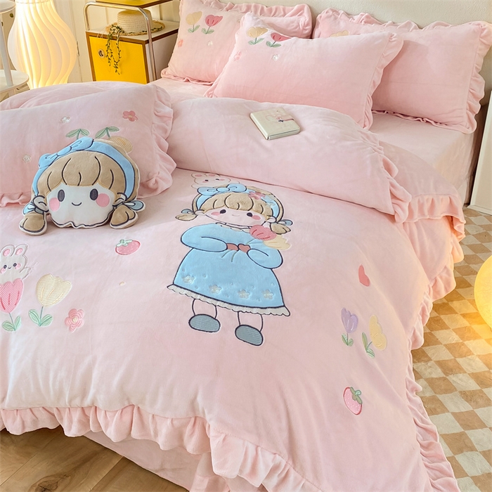 91家纺网 家纺一手货源 找家纺 （总）绒棉世家 2025新款牛奶绒贴布绣四件套甜心女孩