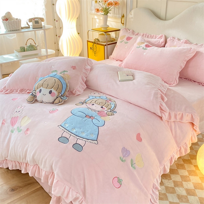 91家纺网 家纺一手货源 找家纺 （总）绒棉世家 2025新款牛奶绒贴布绣四件套甜心女孩