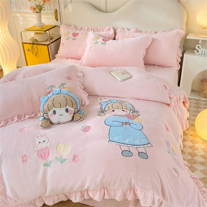 91家纺网 家纺一手货源 找家纺 （总）绒棉世家 2025新款牛奶绒贴布绣四件套甜心女孩