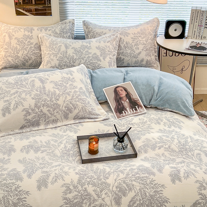 91家纺网 家纺一手货源 找家纺 倾慕家纺 2026新款舒适保暖立体浮雕绒系列单枕套 乐枝蓝