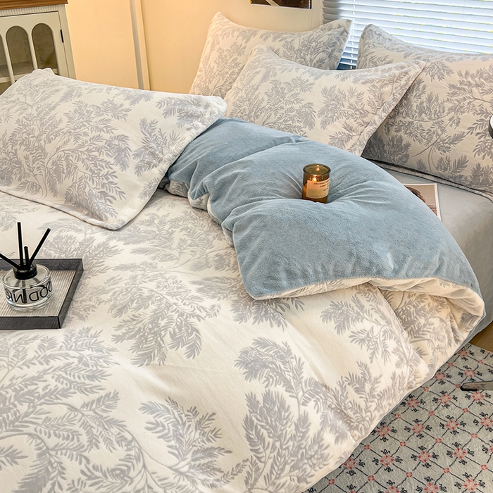 91家纺网 家纺一手货源 找家纺 倾慕家纺 2026新款舒适保暖立体浮雕绒系列单枕套 乐枝蓝