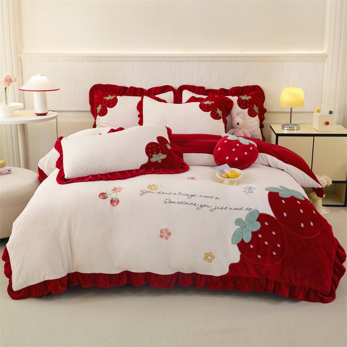 91家纺网 家纺一手货源 找家纺 （总）绒棉世家 2025新款贴布绣四件套-大红草莓（控价188元）