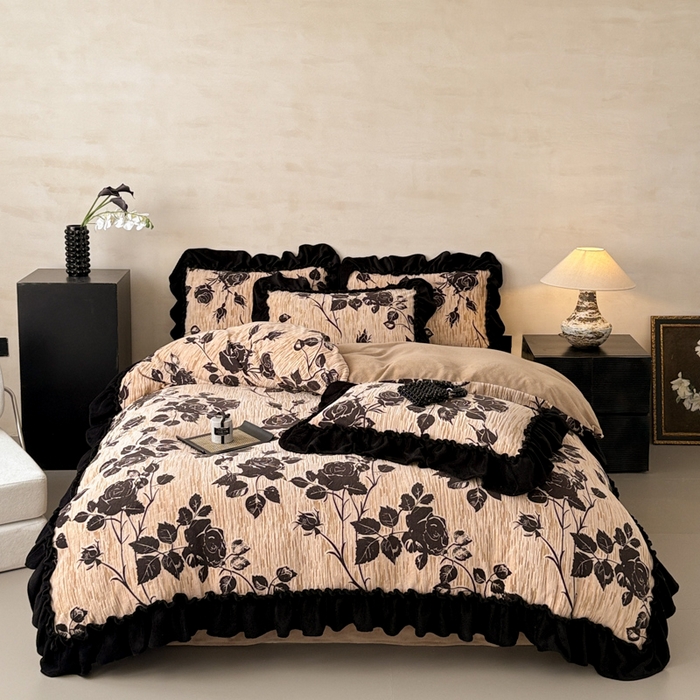 91家纺网 家纺一手货源 找家纺 米莱家纺 2025新款牛奶绒烂花法式花边四件套 玫瑰之约