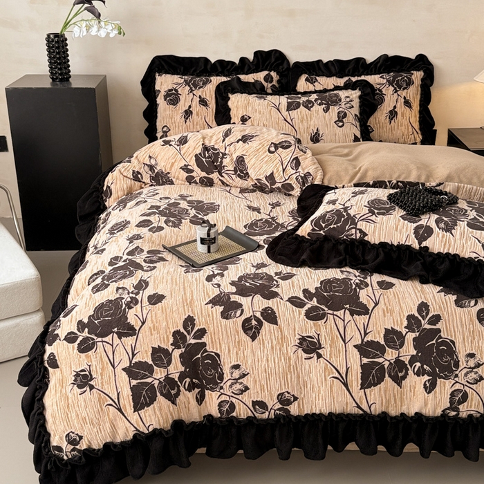 91家纺网 家纺一手货源 找家纺 米莱家纺 2025新款牛奶绒烂花法式花边四件套 玫瑰之约