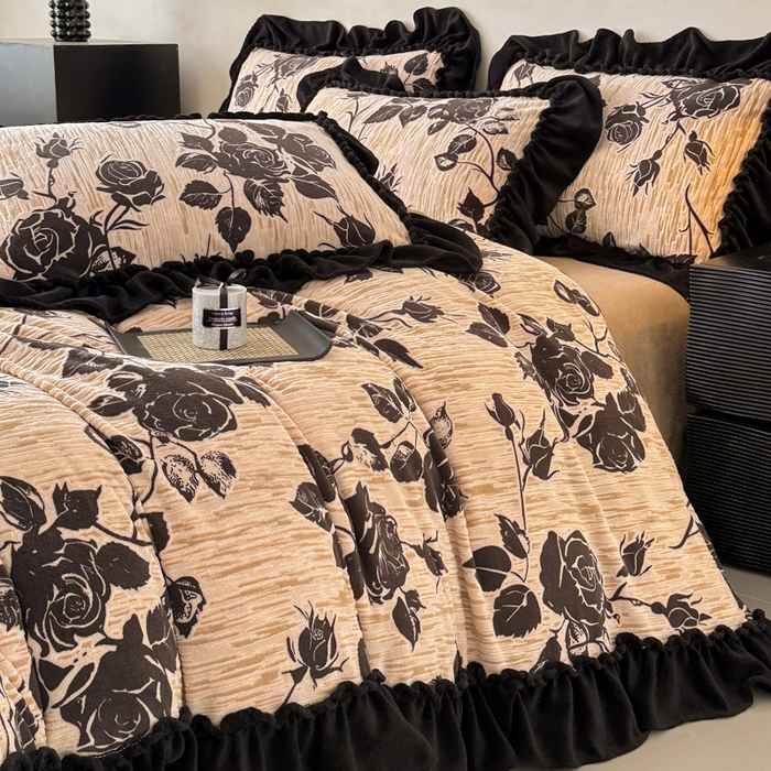 91家纺网 家纺一手货源 找家纺 米莱家纺 2025新款牛奶绒烂花法式花边四件套 玫瑰之约