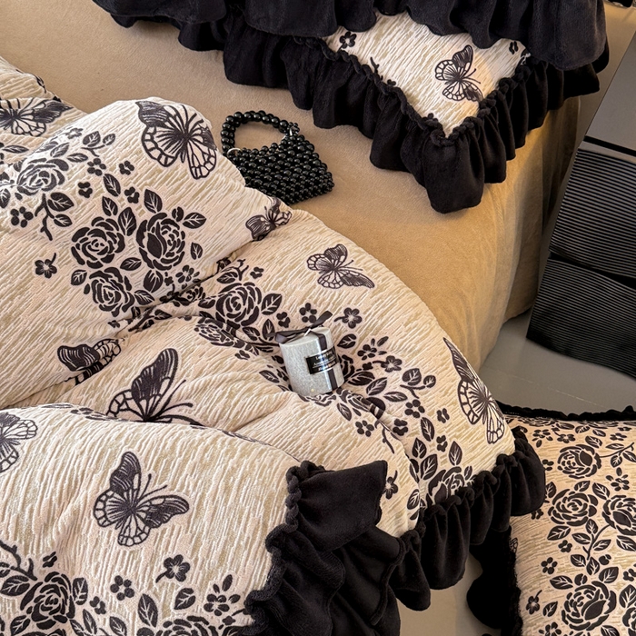 91家纺网 家纺一手货源 找家纺 米莱家纺 2025新款牛奶绒烂花法式花边四件套 蝶舞