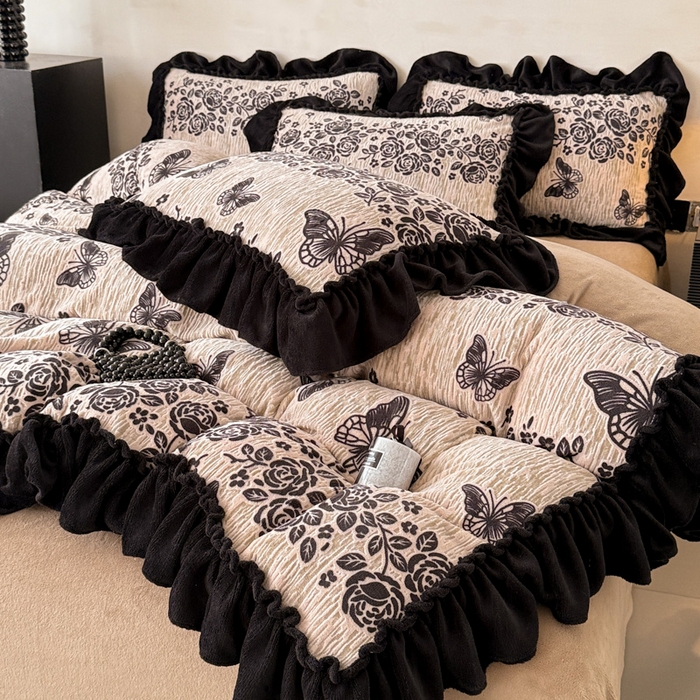 91家纺网 家纺一手货源 找家纺 米莱家纺 2025新款牛奶绒烂花法式花边四件套 蝶舞