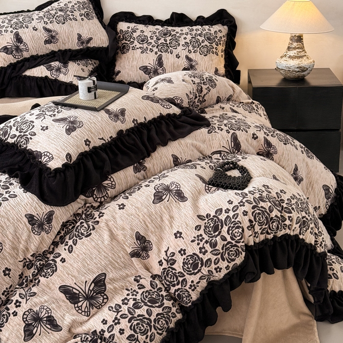 91家纺网 家纺一手货源 找家纺 米莱家纺 2025新款牛奶绒烂花法式花边四件套 蝶舞