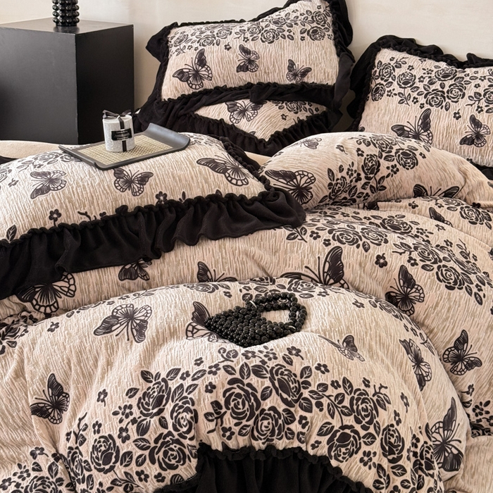 91家纺网 家纺一手货源 找家纺 米莱家纺 2025新款牛奶绒烂花法式花边四件套 蝶舞